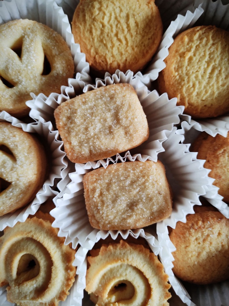 Buttery cookies in paper liners