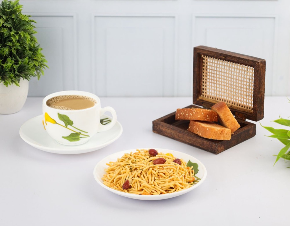 Cake rusk served with Indian chai